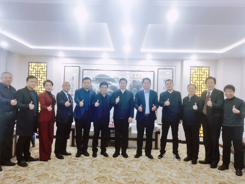 內(nèi)蒙古自治區(qū)工商聯(lián)主席安潤(rùn)生在包頭會(huì)見(jiàn)理宗會(huì)長(zhǎng)一行